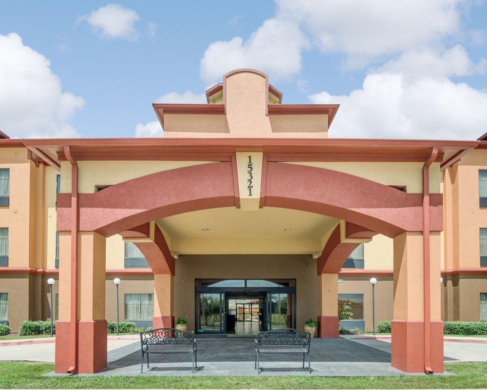 Springwood Suites Houston Iah - Beltway 8 מראה חיצוני תמונה